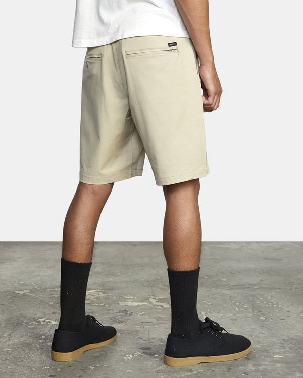 Back In Hybrid Shorts 19” (Khaki)